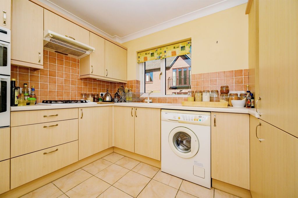 Property photo 2 of 8