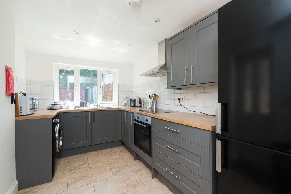 Property photo 2 of 10 Photo 10