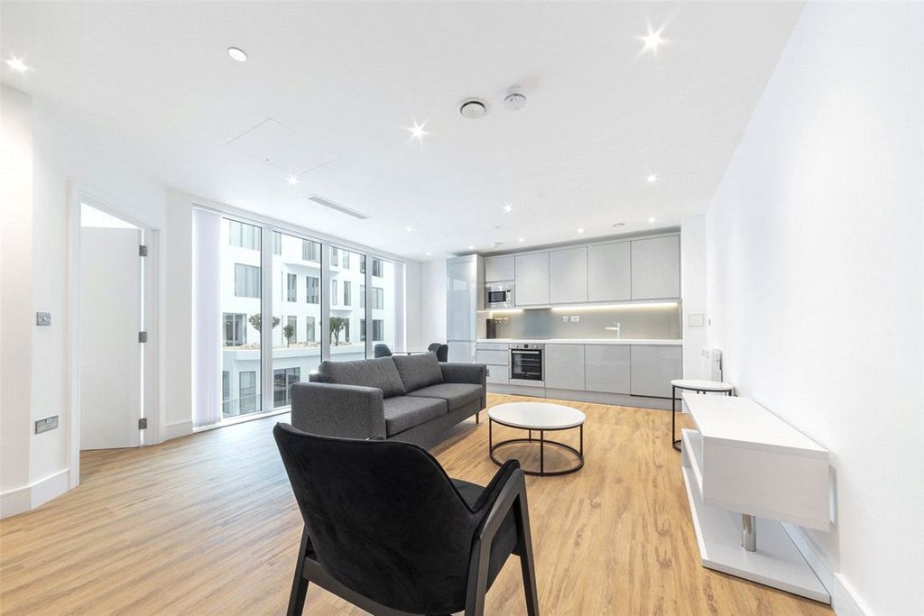 Property photo 2 of 7