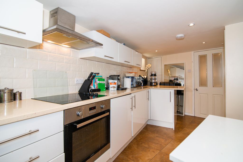 Property photo 2 of 7