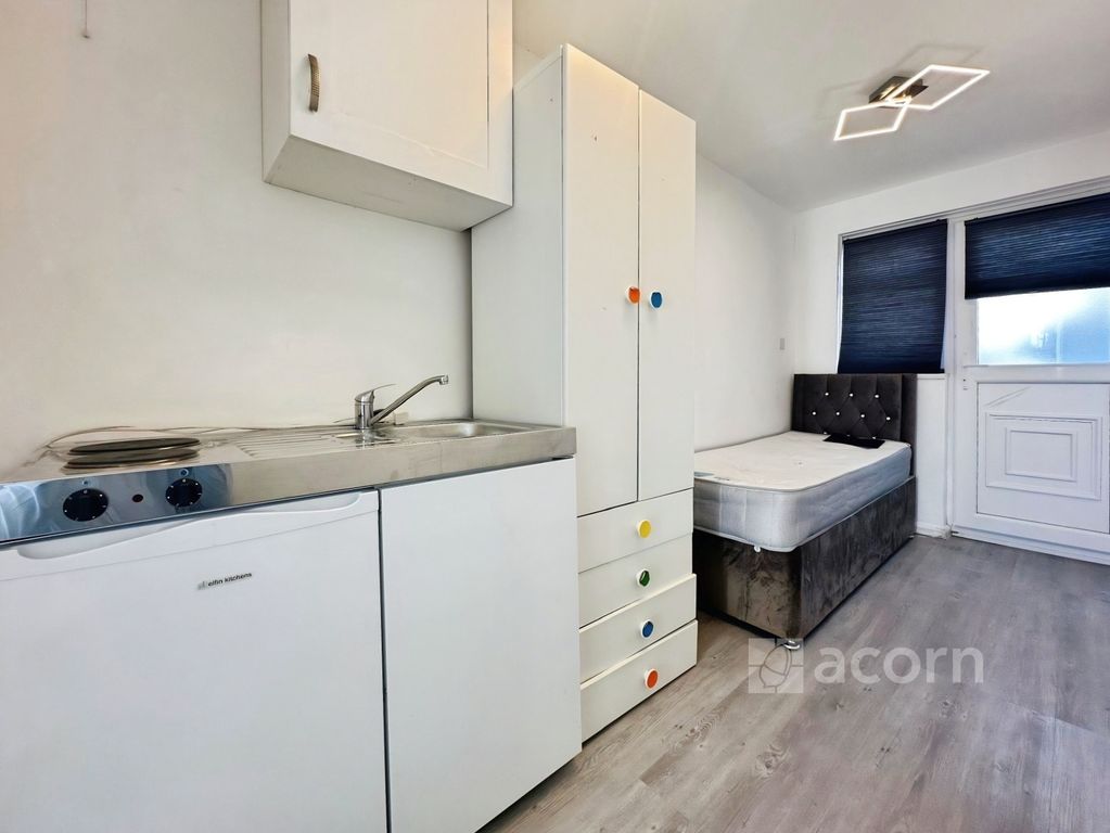 Property photo 2 of 5 732A2966-Ed9562B0...