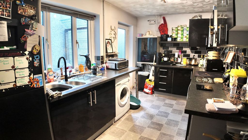 Property photo 3 of 24