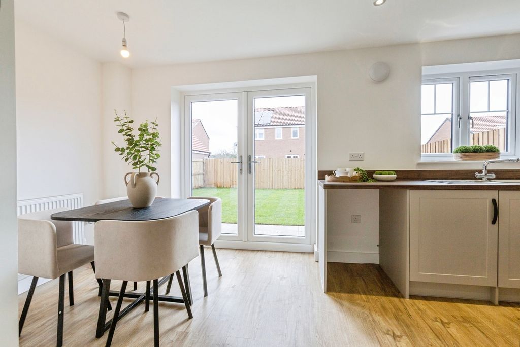 Property photo 3 of 15 Pbox-Img.Jpg