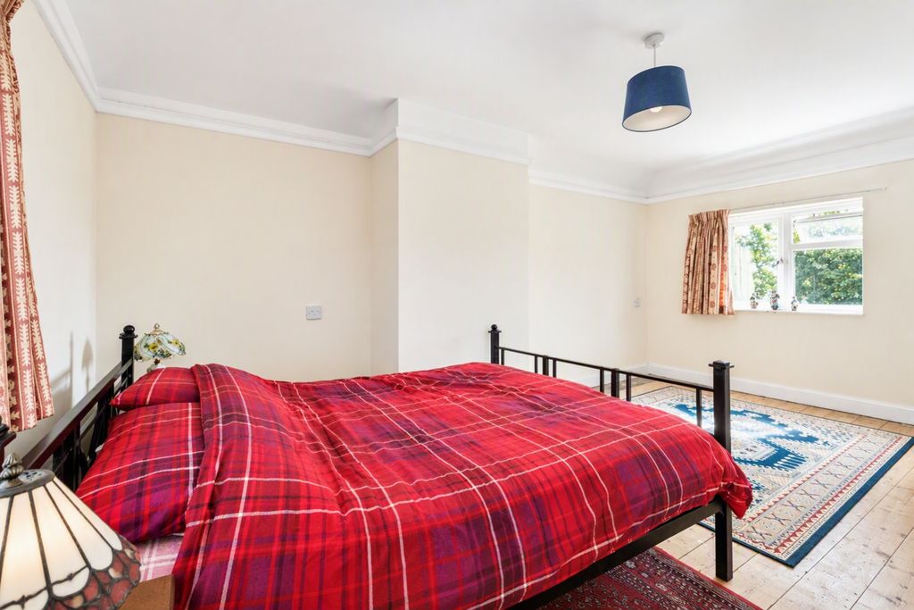 Property photo 3 of 11