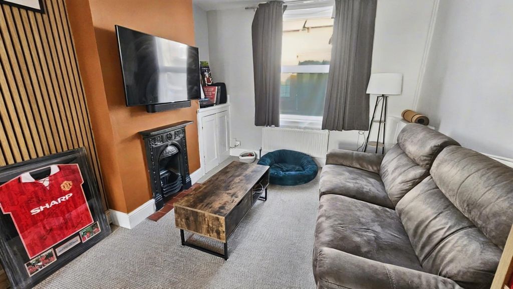 Property photo 2 of 9