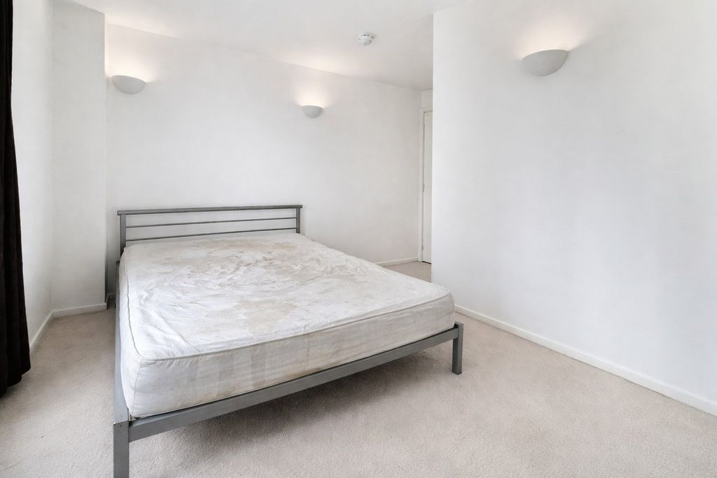 Property photo 2 of 3