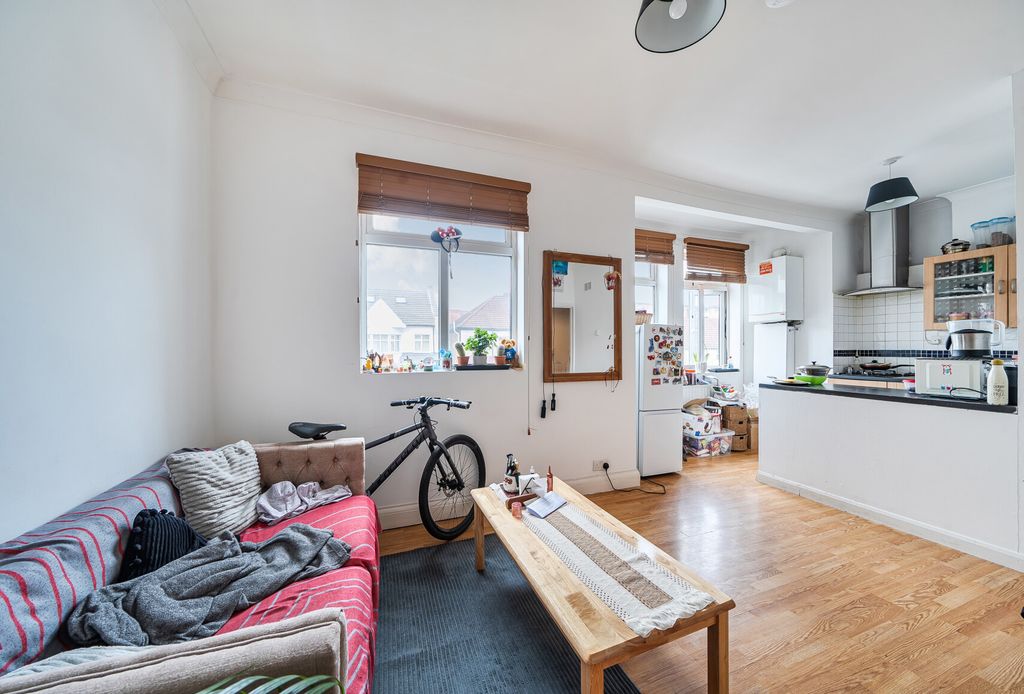 Property photo 2 of 13 1422858-6-69Af01E...