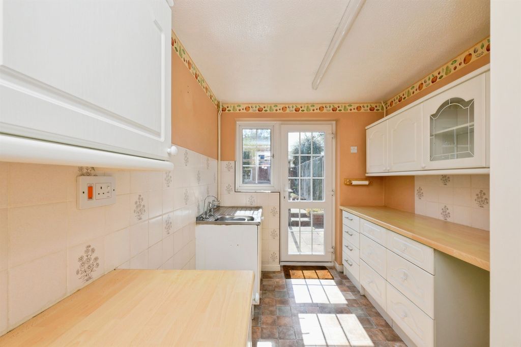 Property photo 3 of 16