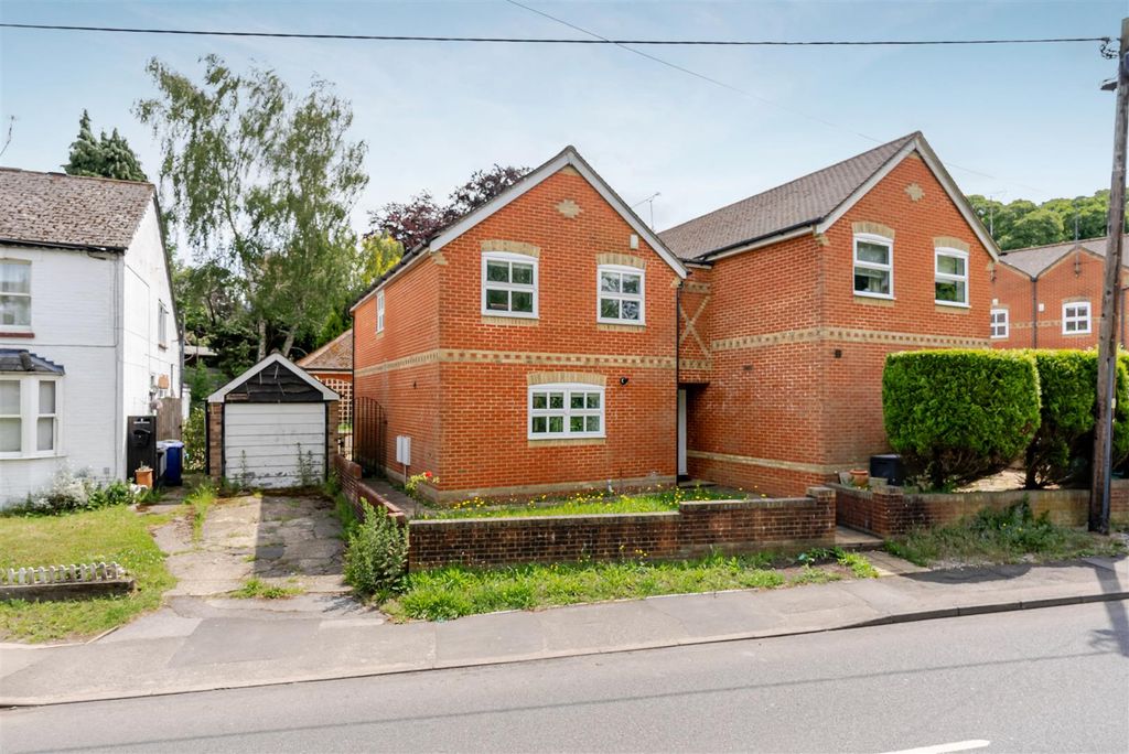 Property photo 1 of 8