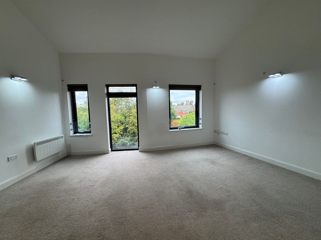 Property photo 1 of 10 Living Room