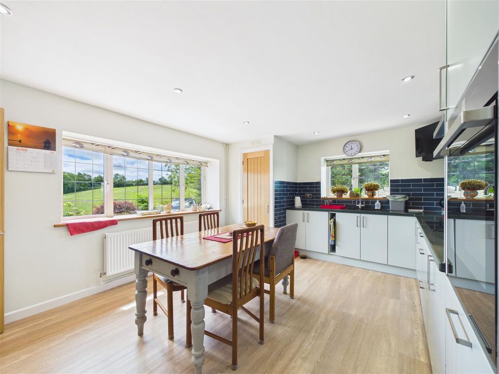 Property photo 2 of 39
