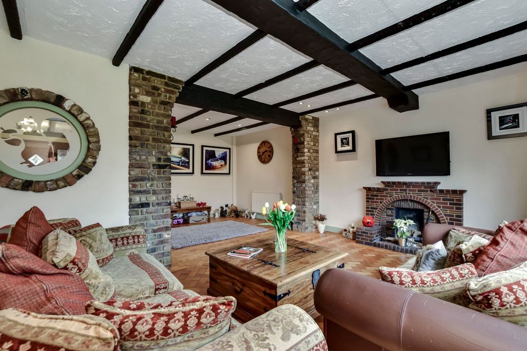 Property photo 2 of 30