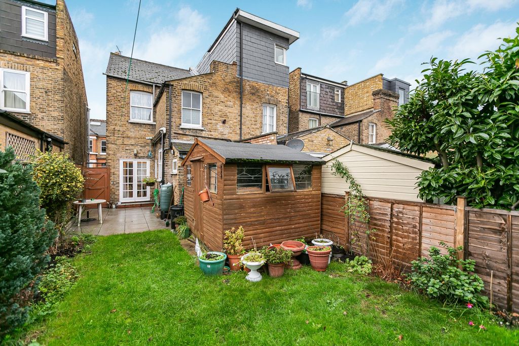 Property photo 2 of 27 Garden