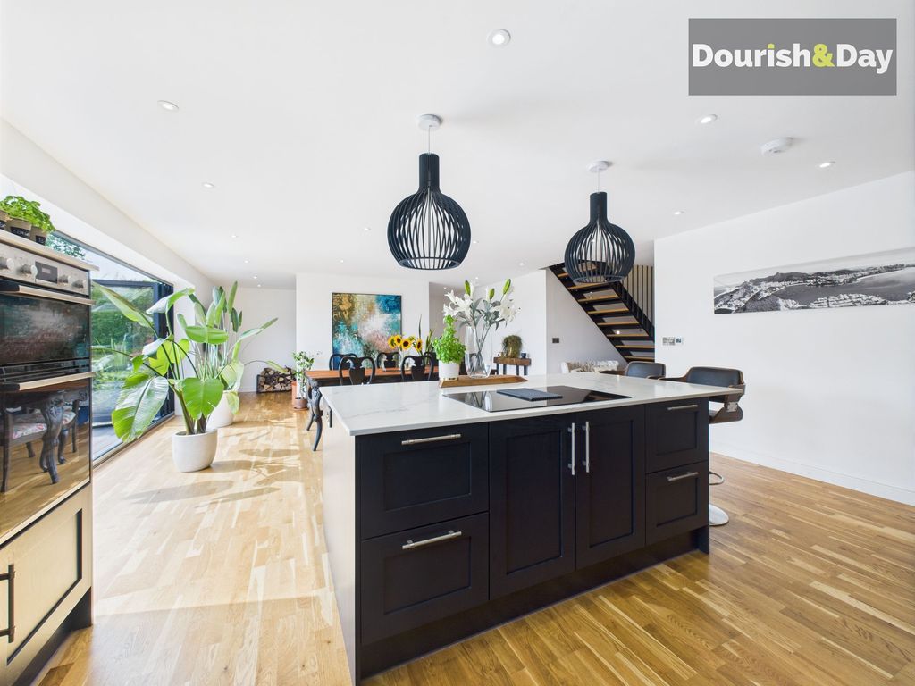 Property photo 3 of 41 Dining Kitchen
