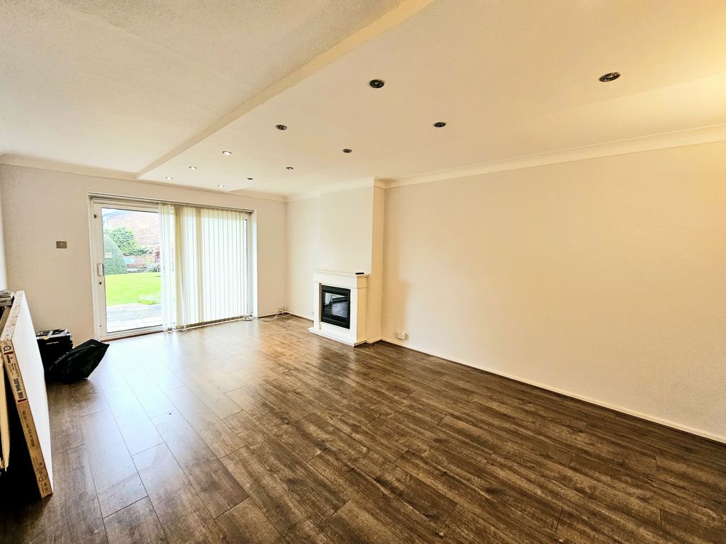 Property photo 1 of 10 Photo 6