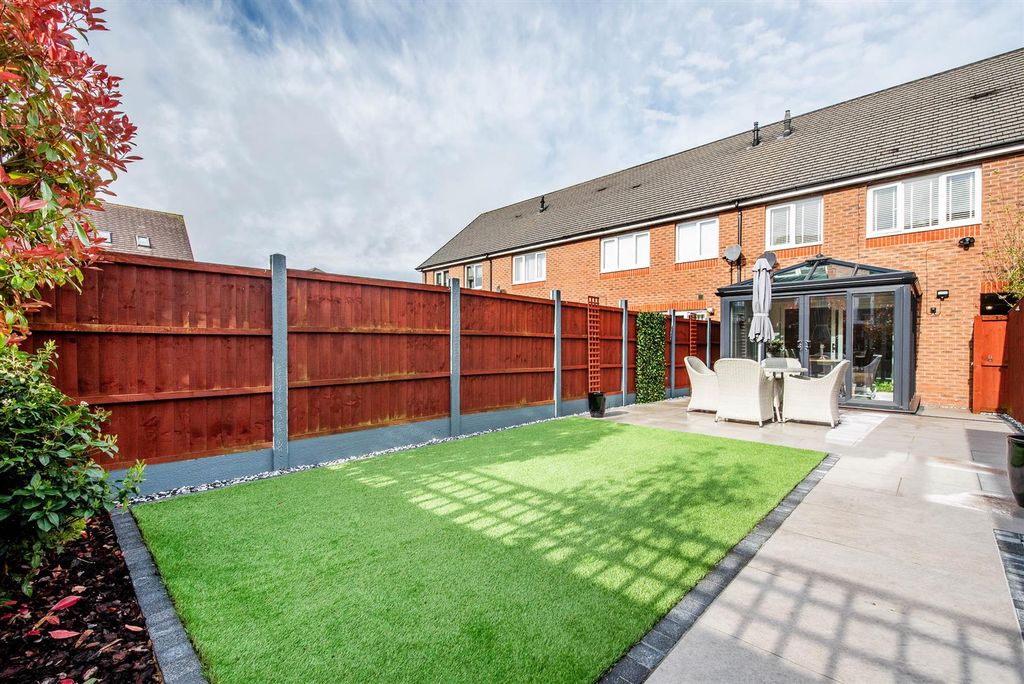 Property photo 2 of 20 Garden