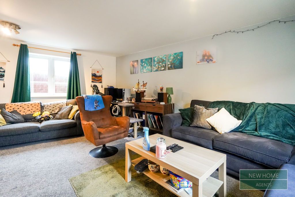 Property photo 3 of 8 Photo 6