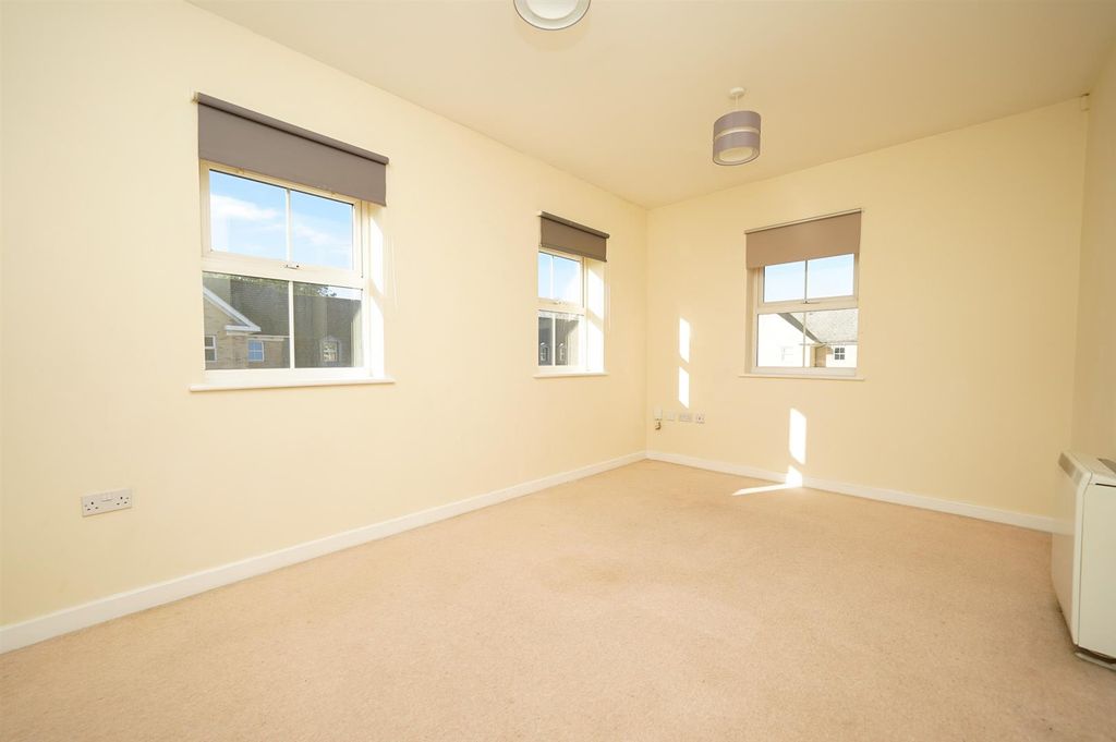 Property photo 2 of 7