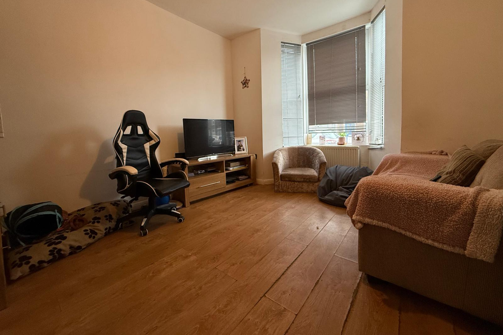 Property photo 3 of 11