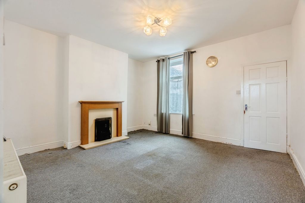 Property photo 3 of 15 Pbox-Img.Jpg