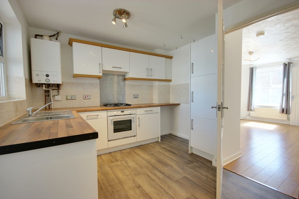Property photo 2 of 16 1 Charn Kit B