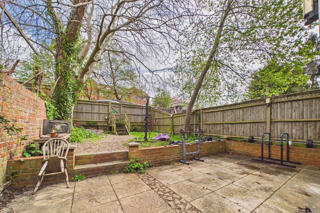 Property photo 2 of 9 Picture No. 11