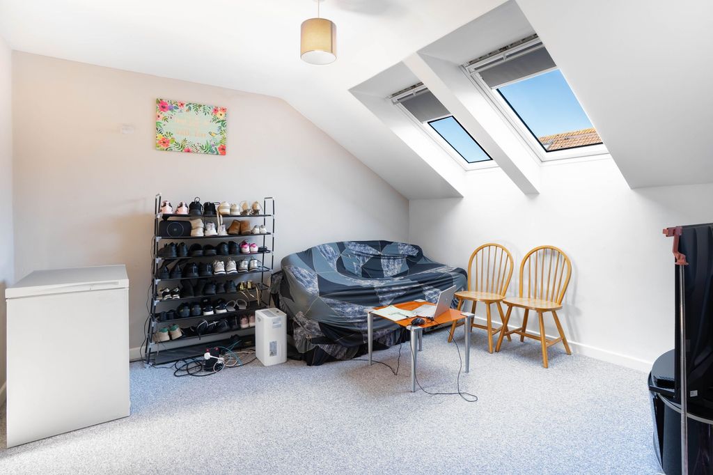 Property photo 2 of 7