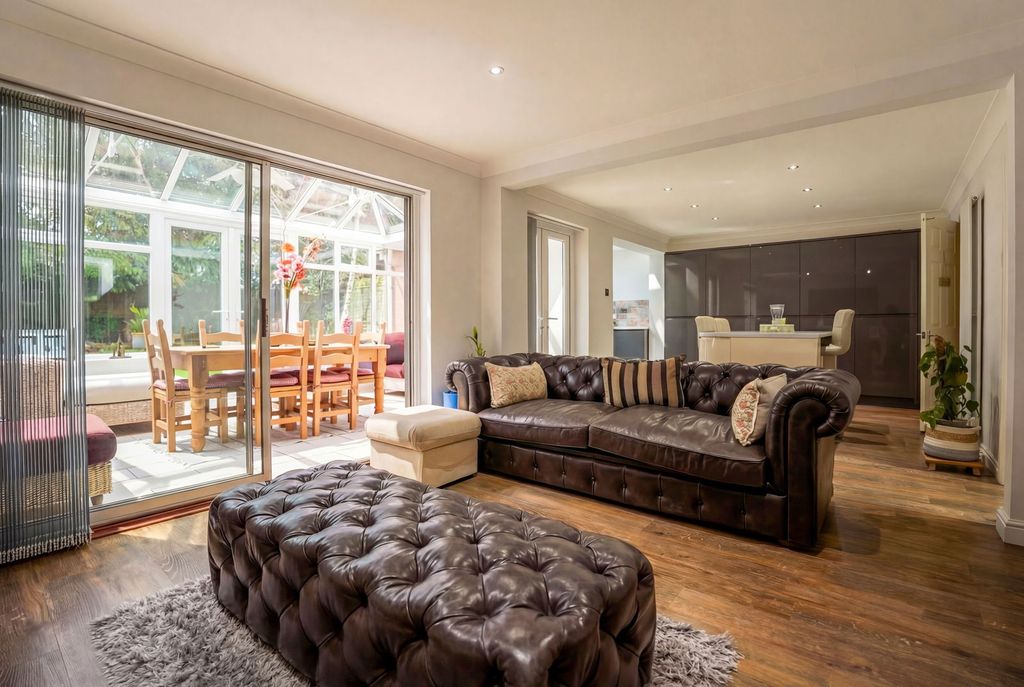 Property photo 2 of 33