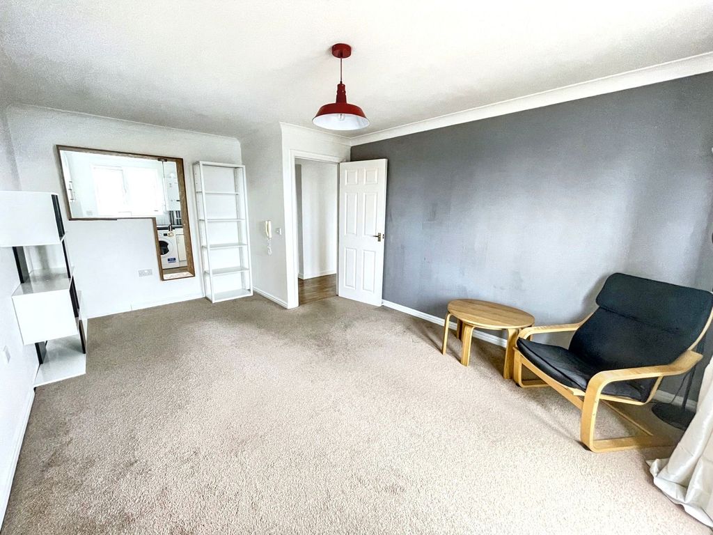 Property photo 3 of 8