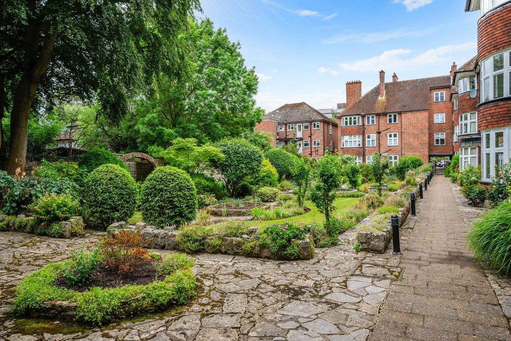 Property photo 2 of 14 Ashley Court