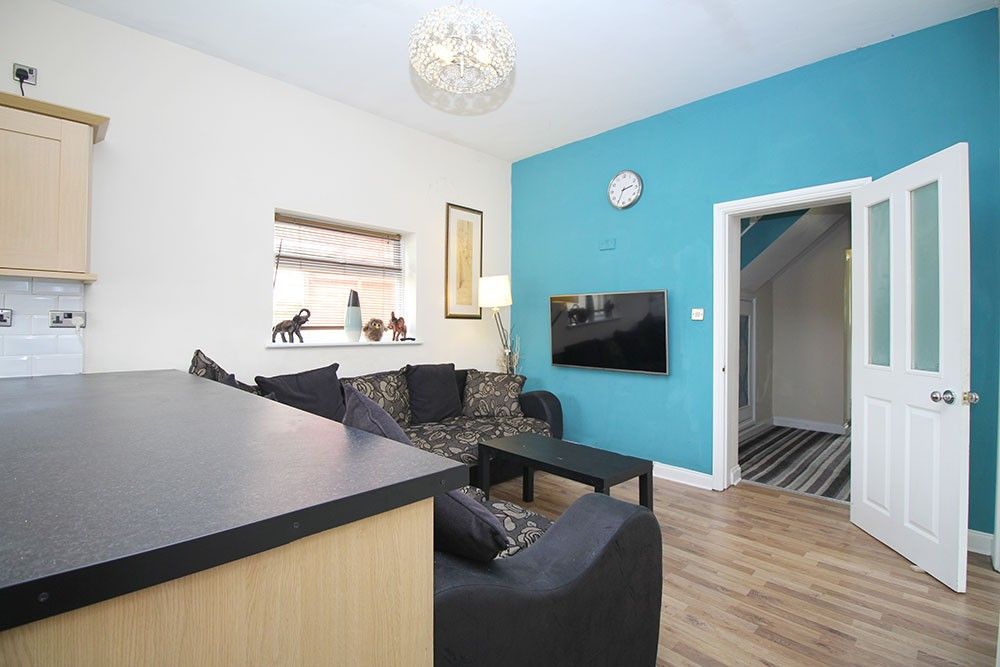 Property photo 1 of 29 Lounge (Main)