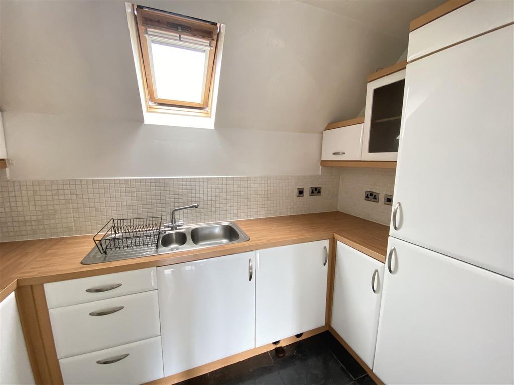 Property photo 2 of 13 Kitchen