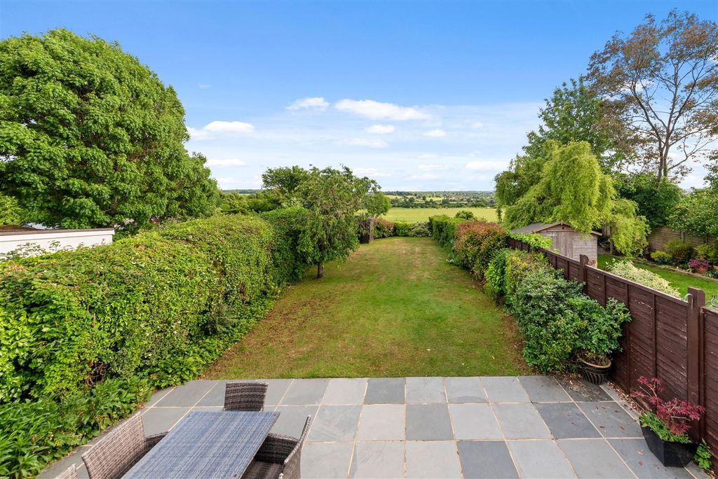 Property photo 3 of 27 Garden