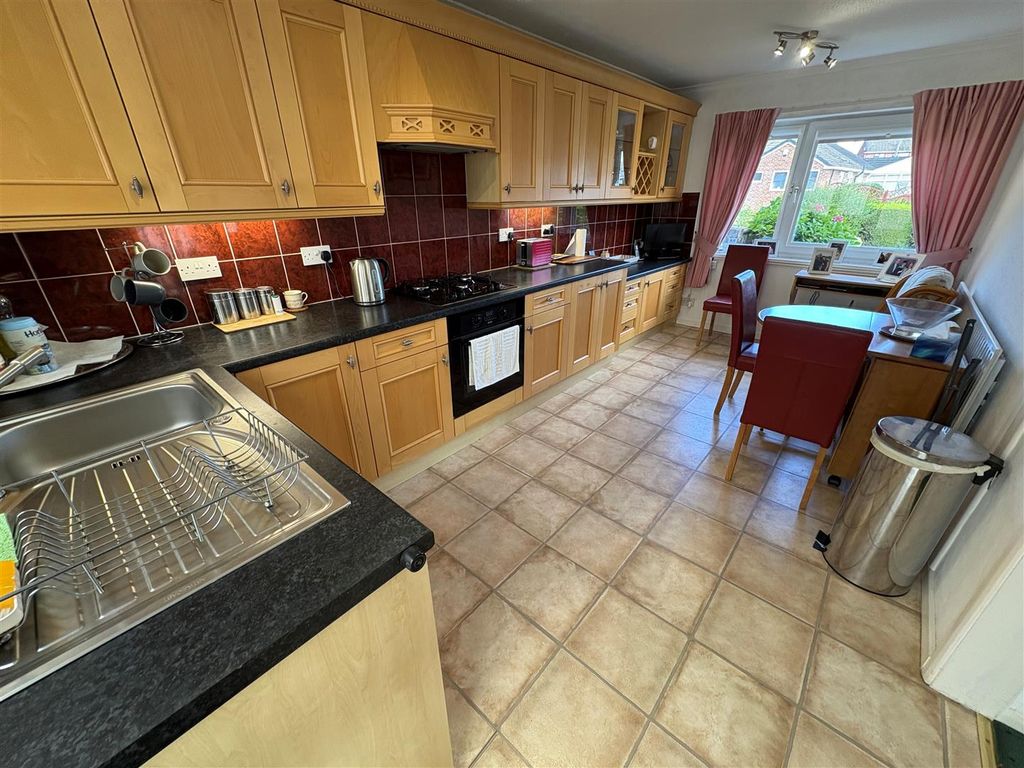 Property photo 2 of 20