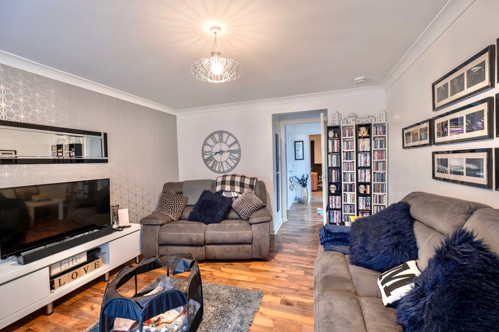 Property photo 3 of 24