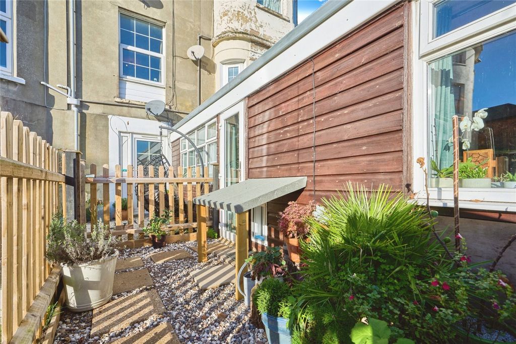 Property photo 2 of 16 Picture No. 31