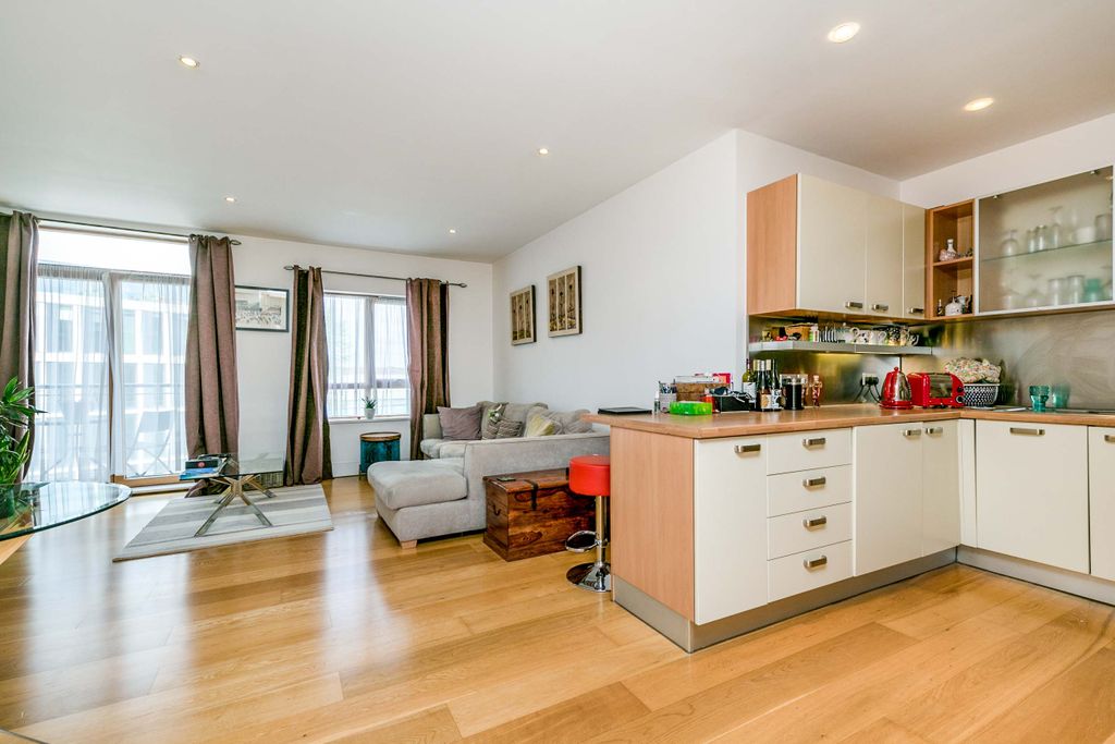 Property photo 3 of 15 Kitchen/Living Room