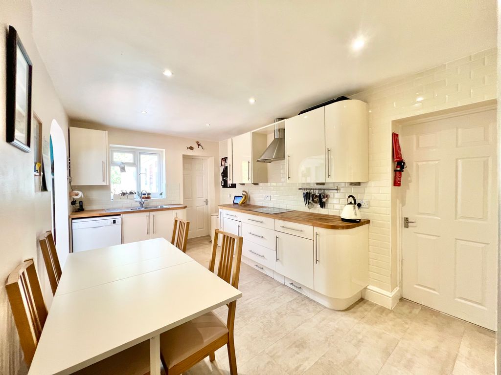 Property photo 2 of 19 Img_9549