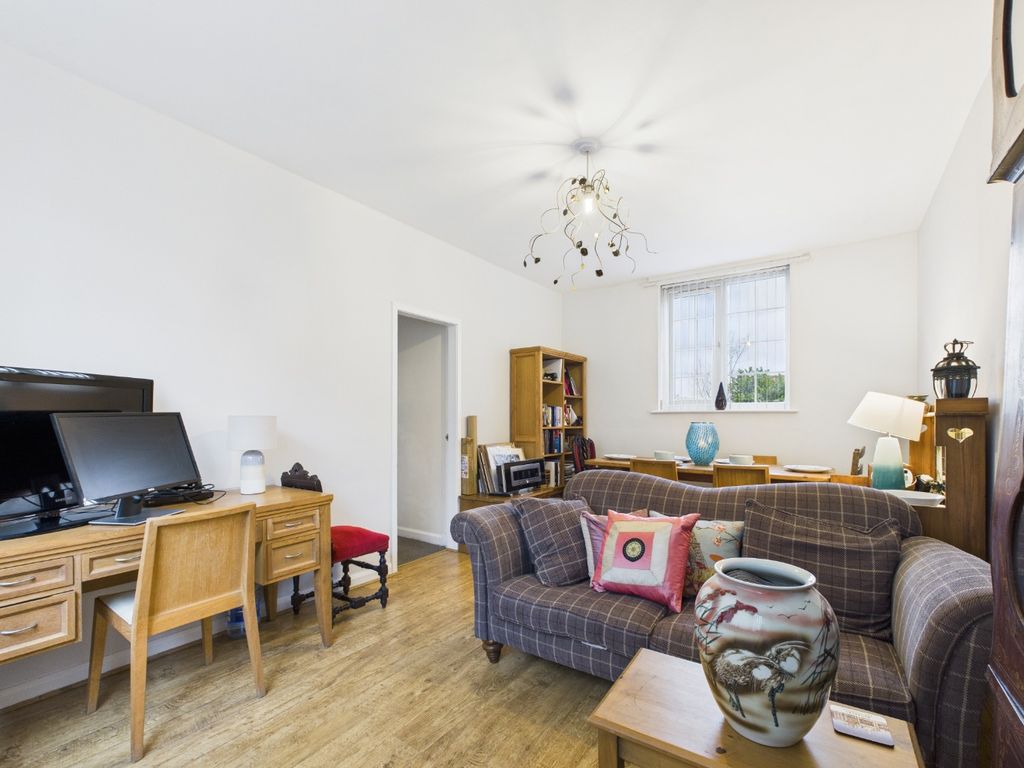 Property photo 2 of 10 4787927