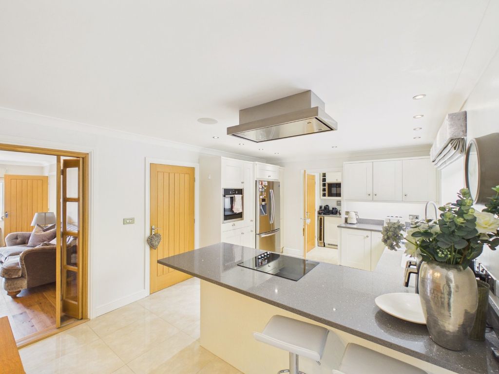 Property photo 2 of 27 4534873