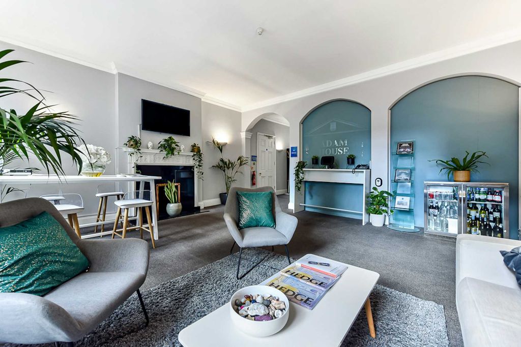 Property photo 3 of 11