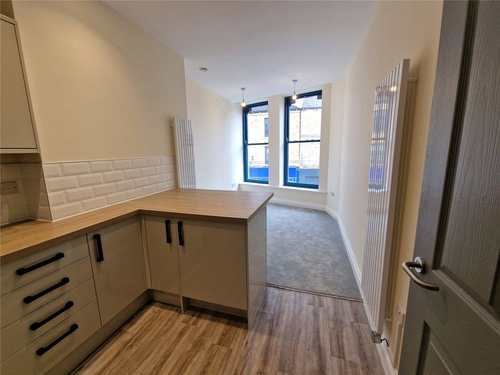 Property photo 2 of 14 Picture No. 03