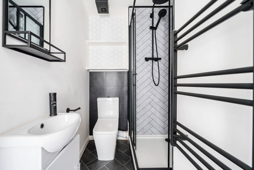 Property photo 3 of 12 Bathroom