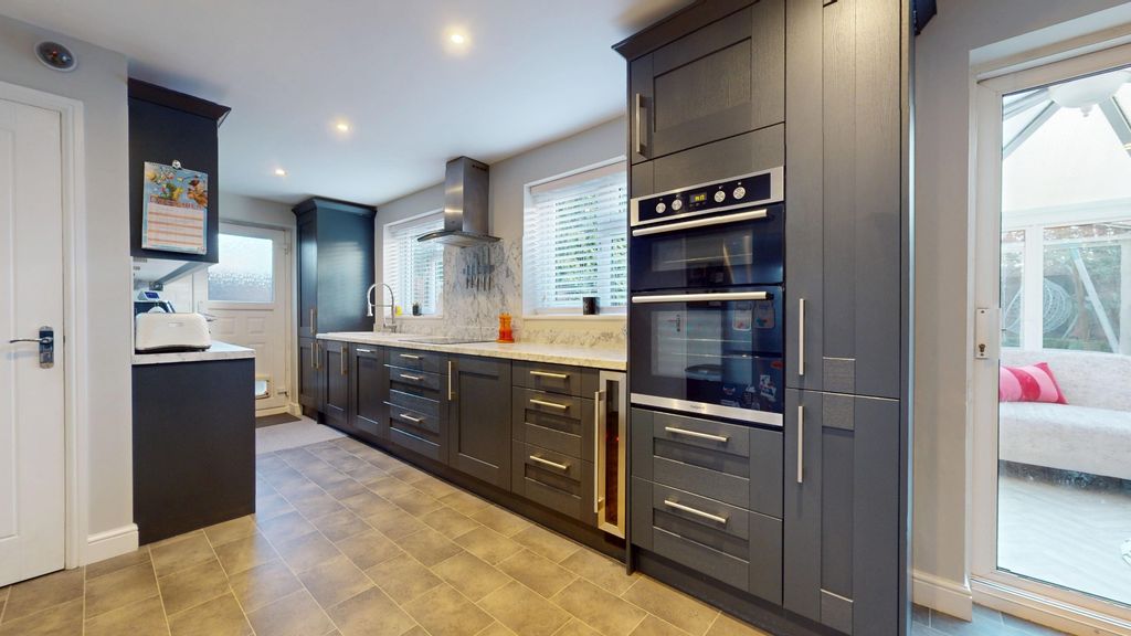 Property photo 2 of 26 4725124