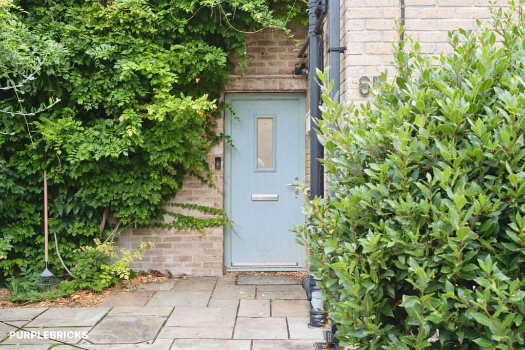 Property photo 2 of 39