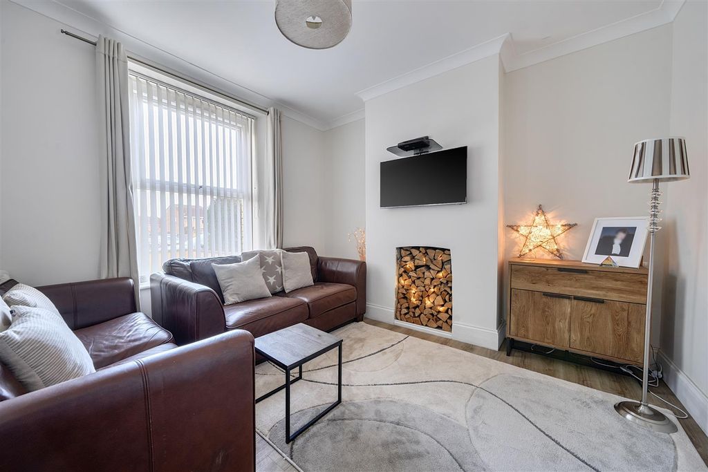 Property photo 2 of 14 1434992-22-69c3Fb2003B9d.Jpg