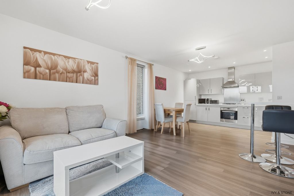 Property photo 1 of 17 4699830