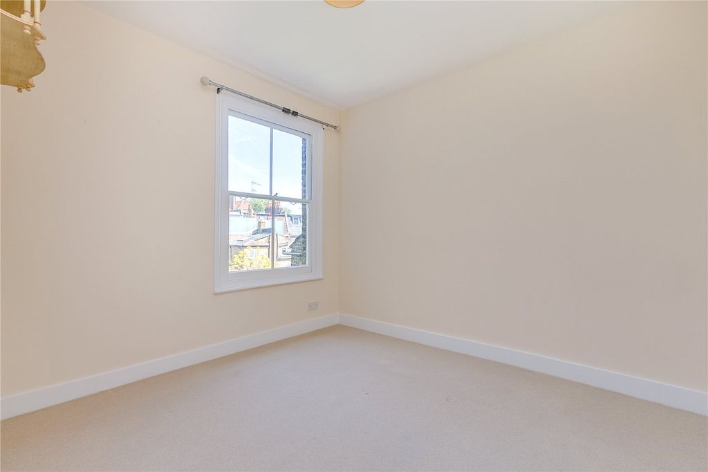 Property photo 3 of 6