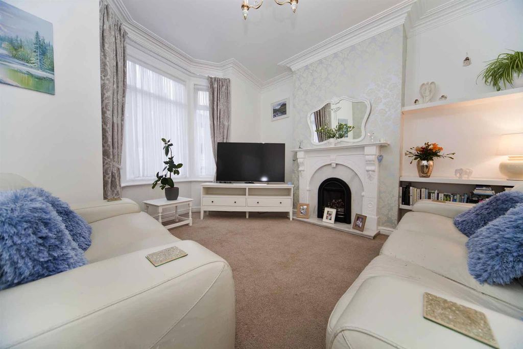 Property photo 2 of 23