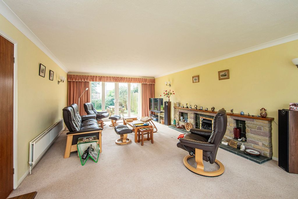 Property photo 2 of 29